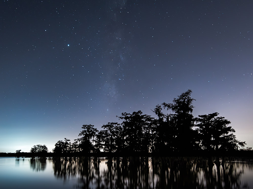 milky way barely visible at Lake Martin with light pollution from Lafayette Louisiana