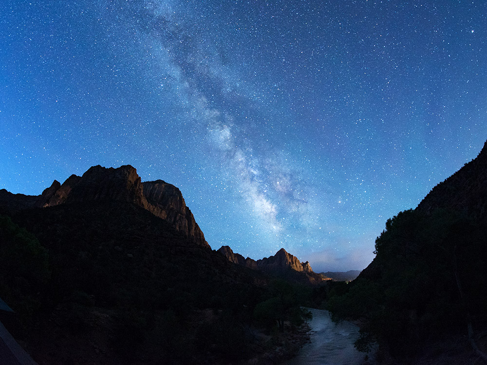 milky_way_zion_Natonal_Park_above Mountains and stream
