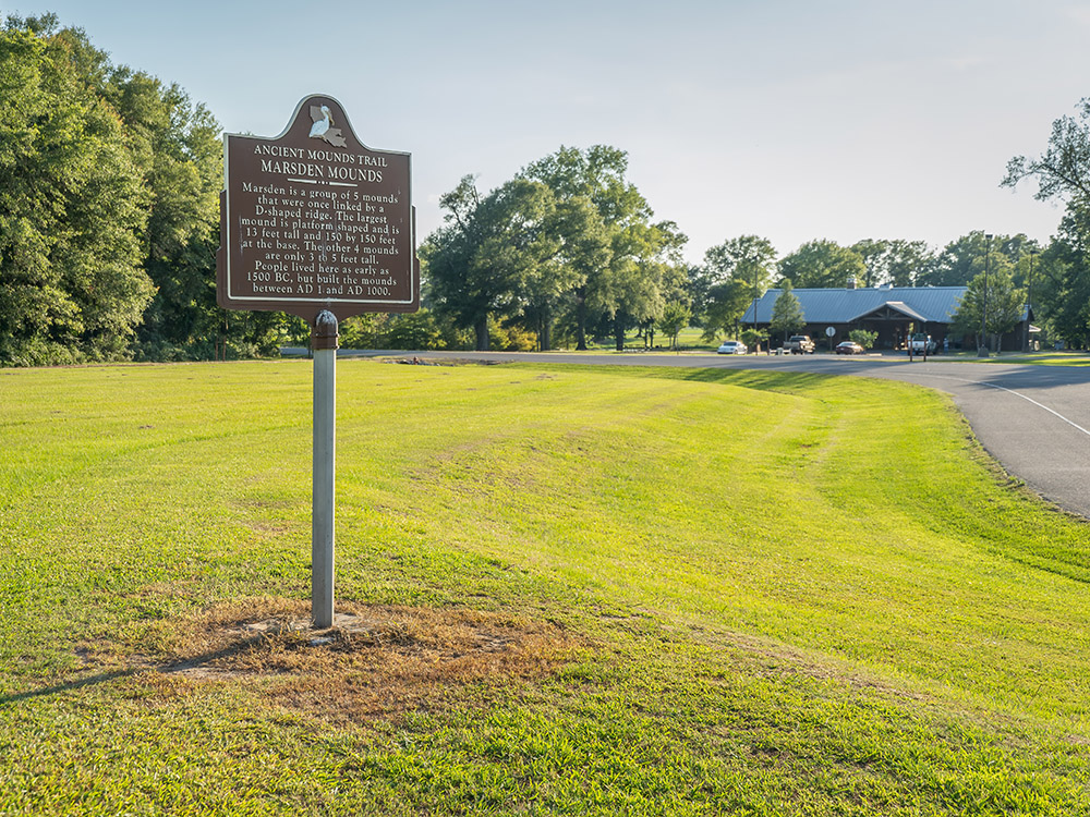 historical marker for marden mounds along road in poverty point reservoir