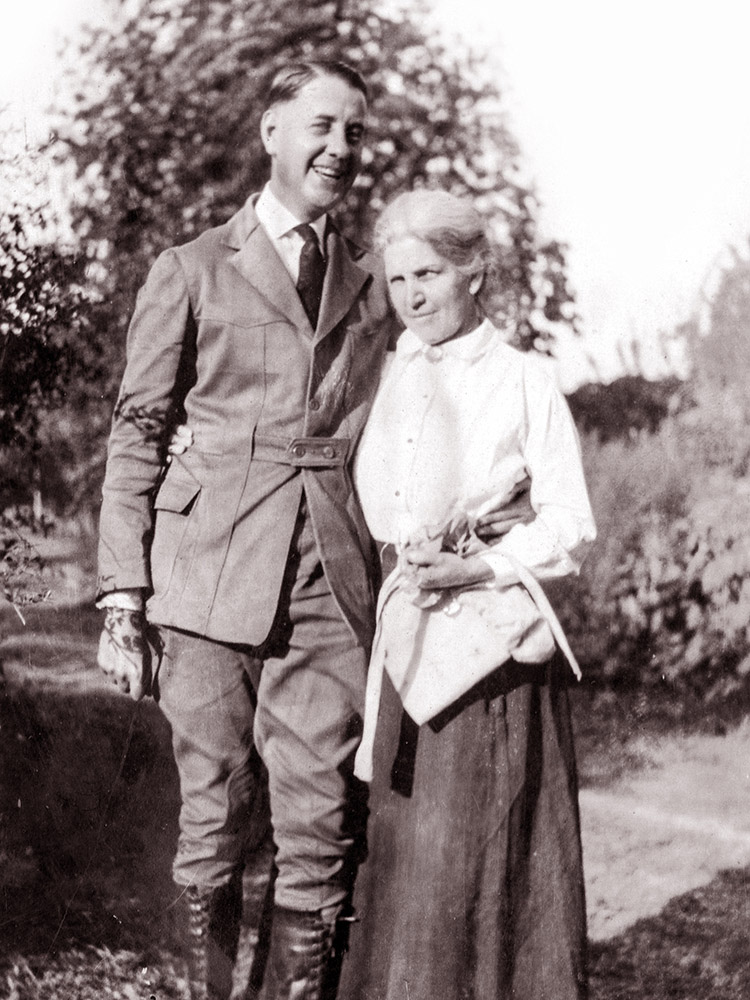 old photograph of man and woman, writer Lyle Saxon and Cammie Henry
