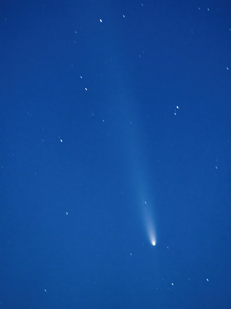 Comet A3 streaks across sky