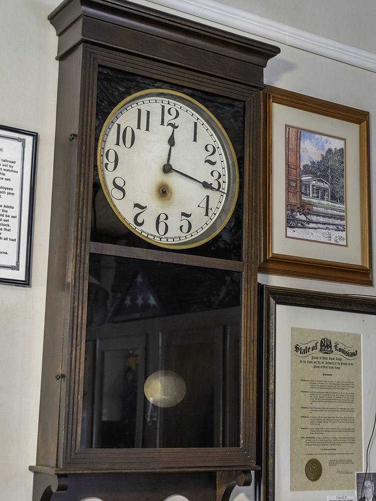 pendulum walk clock in addis train museum display