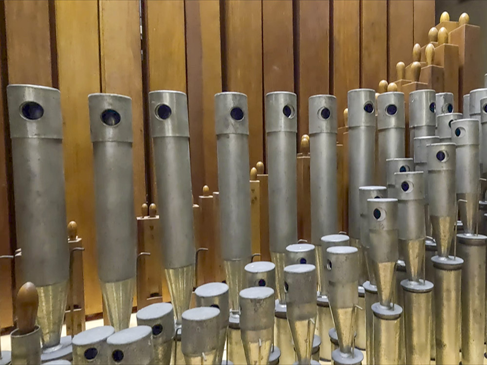 wood and metal organ pipes